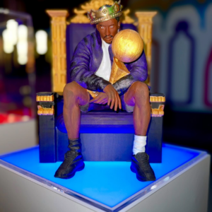 King Kobe Bryant Collectible Miniature Sculpture with Removable Crown